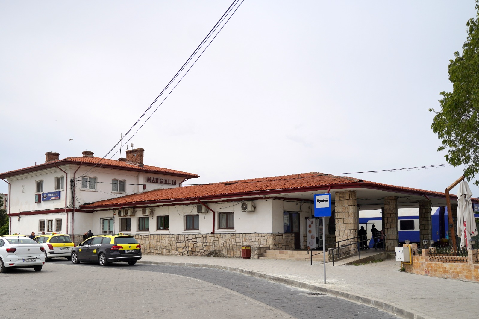 Linia Constanța – Eforie – Mangalia. A fost construită între anii 1916-1938 de către Administrația CFR în scop turistic, strategic şi economic