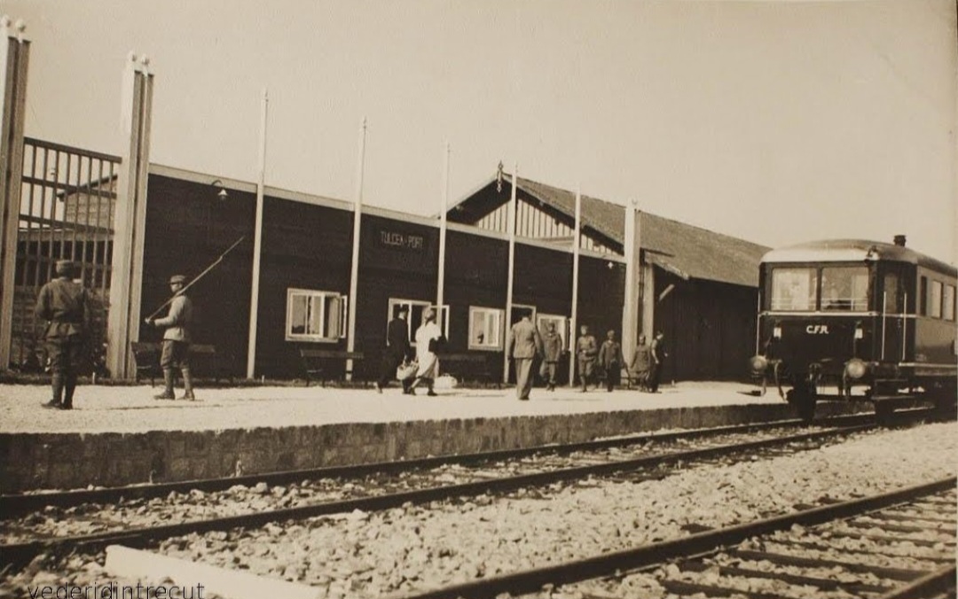 Linia ferată Medgidia – Tulcea. Are o lungime totală de 143,8 kilometri şi a fost finalizată pe 25 martie 1939
