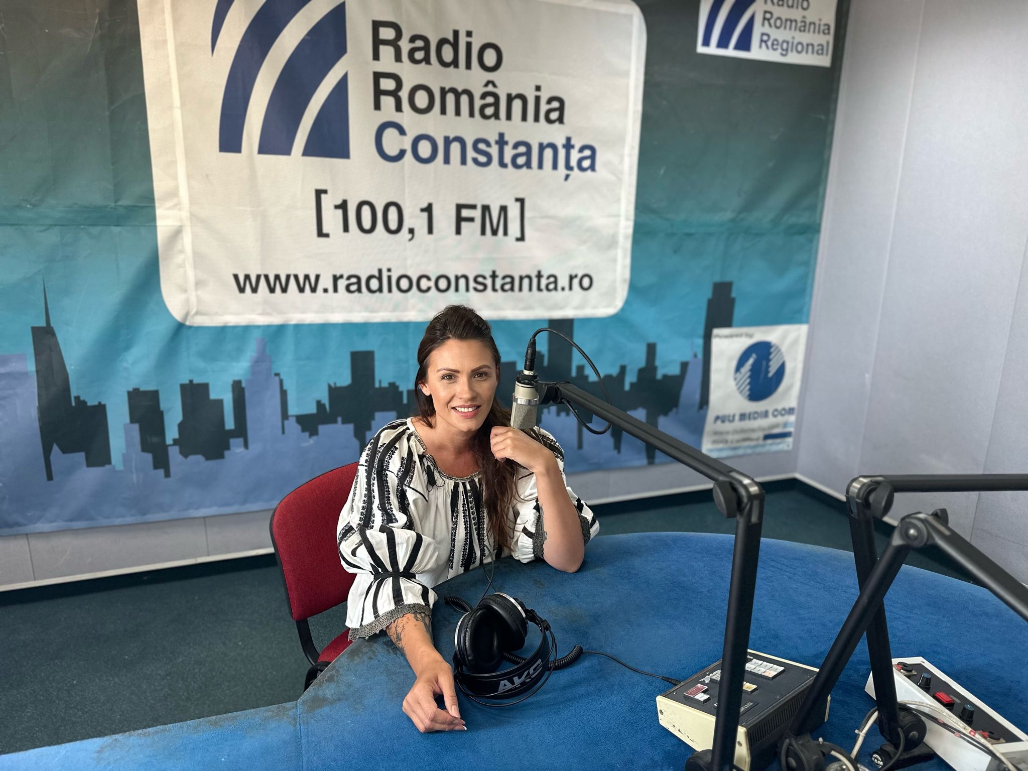 Interviu: Liliana Sumănaru – Organizator Ziua Universală a Iei, ambasador La Blouse Roumaine
