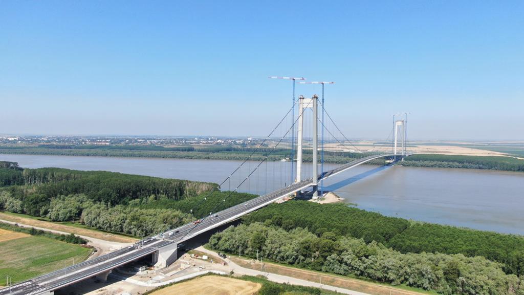 Denivelări în asfaltul de pe Podul Suspendat BRĂILA – TULCEA. Explicațiile autorităților