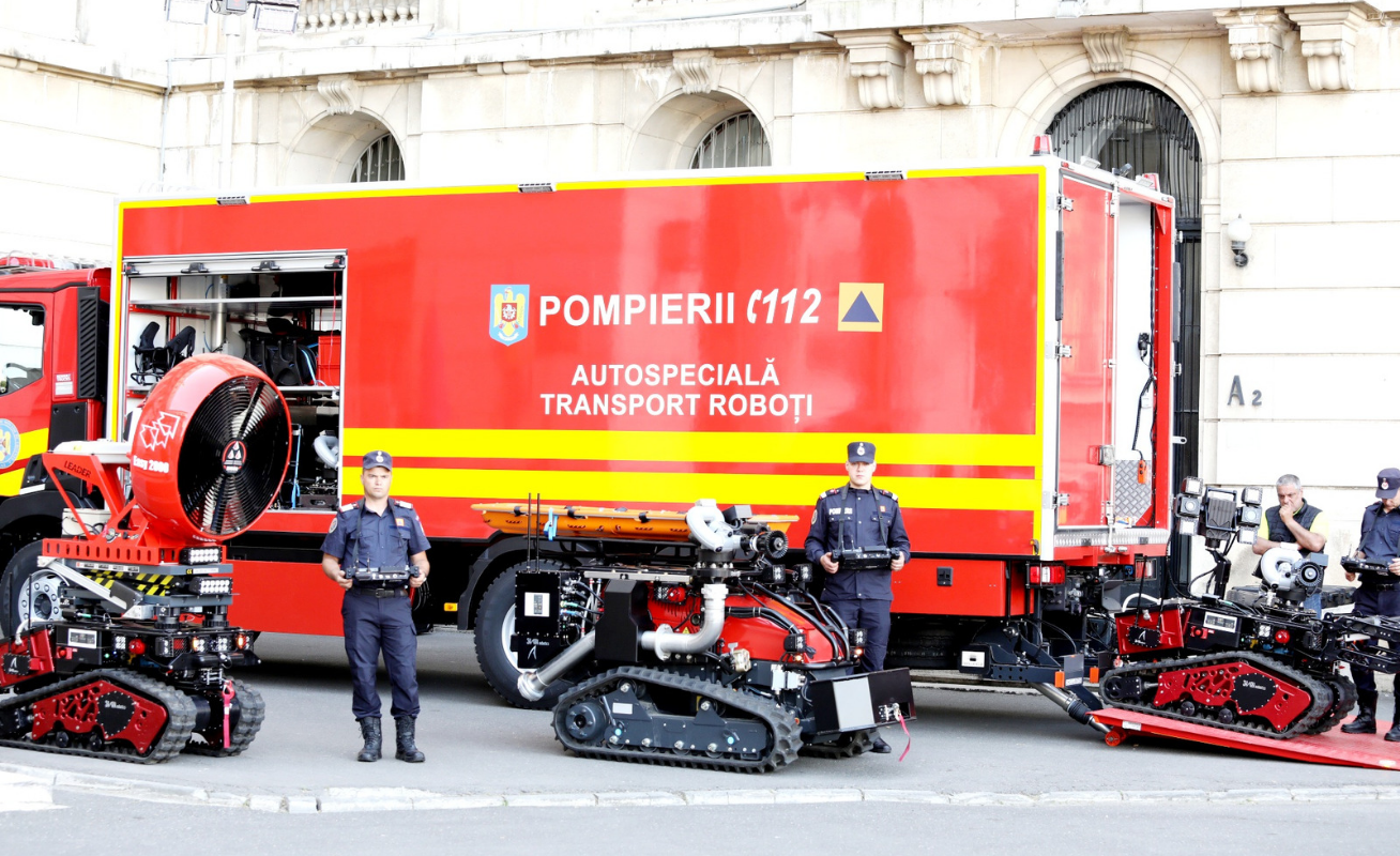 În premieră, 4 autospeciale pentru transport roboți completează, de astăzi, parcul auto al IGSU