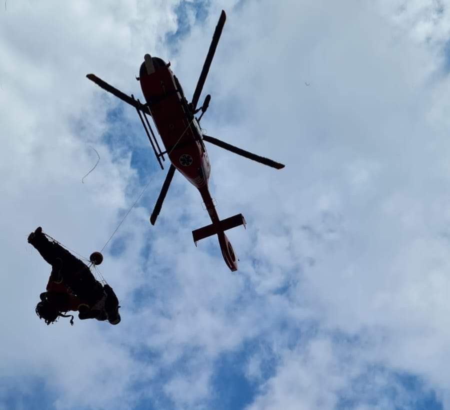 Turist constănțean, blocat în Bucegi și recuperat cu elicopterul de salvamontiști