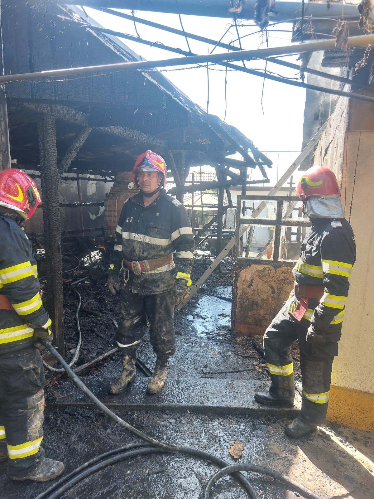 MĂCIN: Incendiu puternic la o casă din localitate