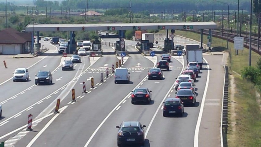 Se circulă în coloană în zona stației de taxare de la Fetești. Rute ocolitoare