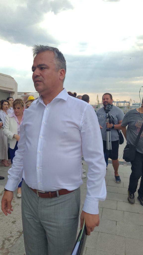 Înlătură termenul: ministrul dezvoltarii Adrian-Ioan Veştea ministrul dezvoltarii Adrian-Ioan Vestea - foto - Cecilia Patrahau