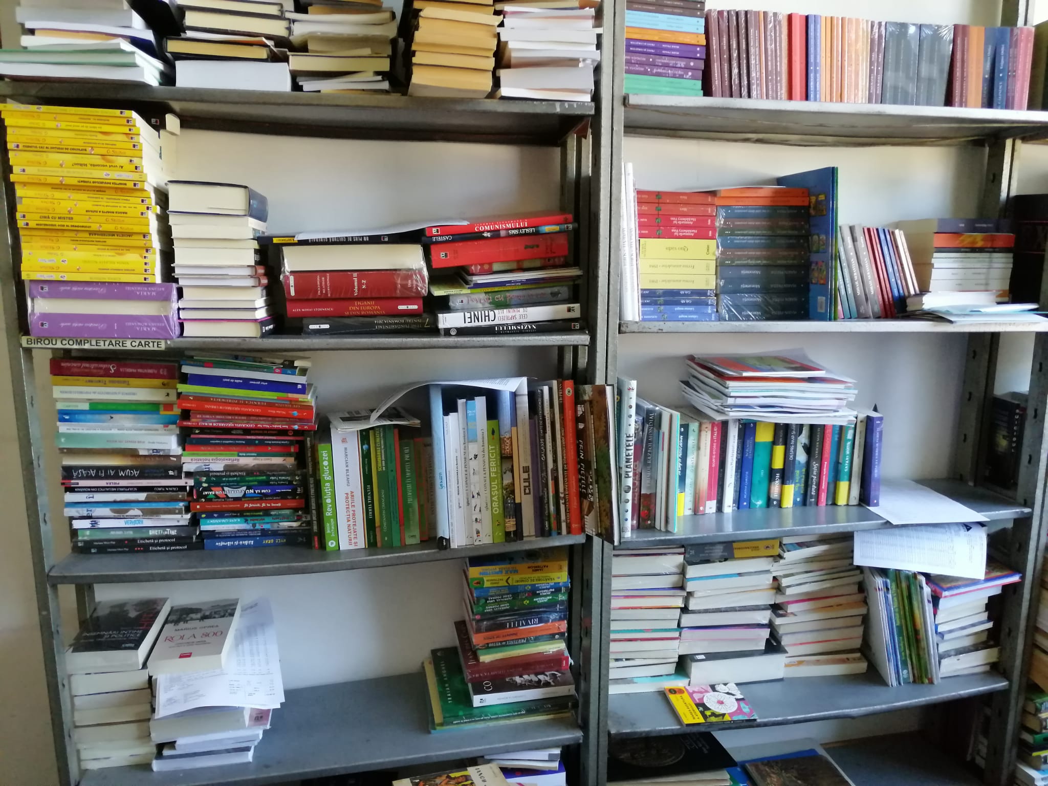 CONSTANŢA: Peste 1500 de cărţi noi au fost achiziţionate de Biblioteca Județeană “Ioan N. Roman”