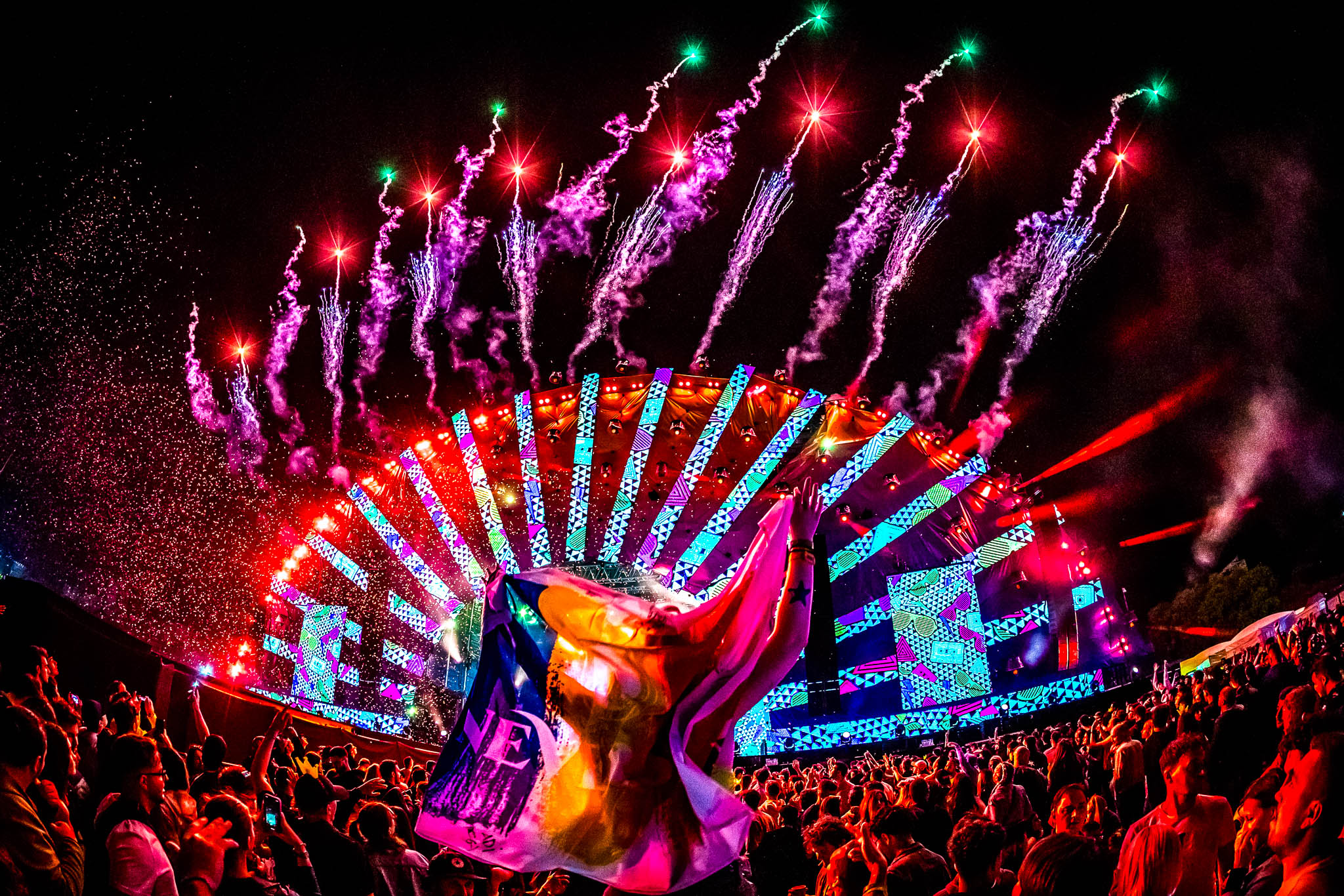 FOTO/NEVERSEA 2023, ziua a treia: Peste 70.000 de persoane s-au distrat la cele 6 scene ale festivalului
