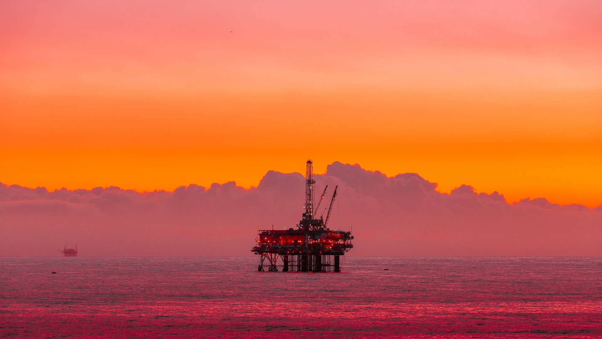 Greenpeace România a depus o plângere la APM Constanţa de revocare a acordului de mediu pentru Neptun Deep