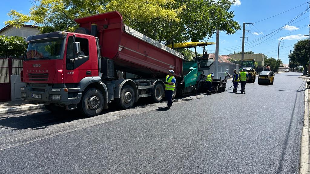 CONSTANȚA: Carosabil reabilitat pe 11 străzi din Palazu Mare