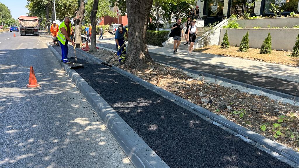 CONSTANȚA: Trotuarele din mai multe cartiere se află în proces de modernizare