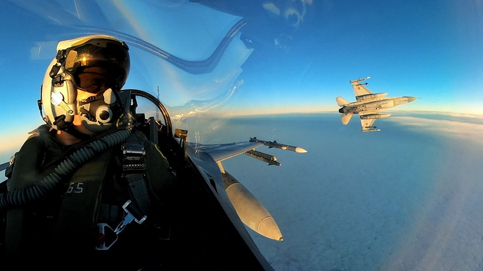 În România va fi înființat un centru regional pentru instruirea piloților care operează pe avioanele militare F-16