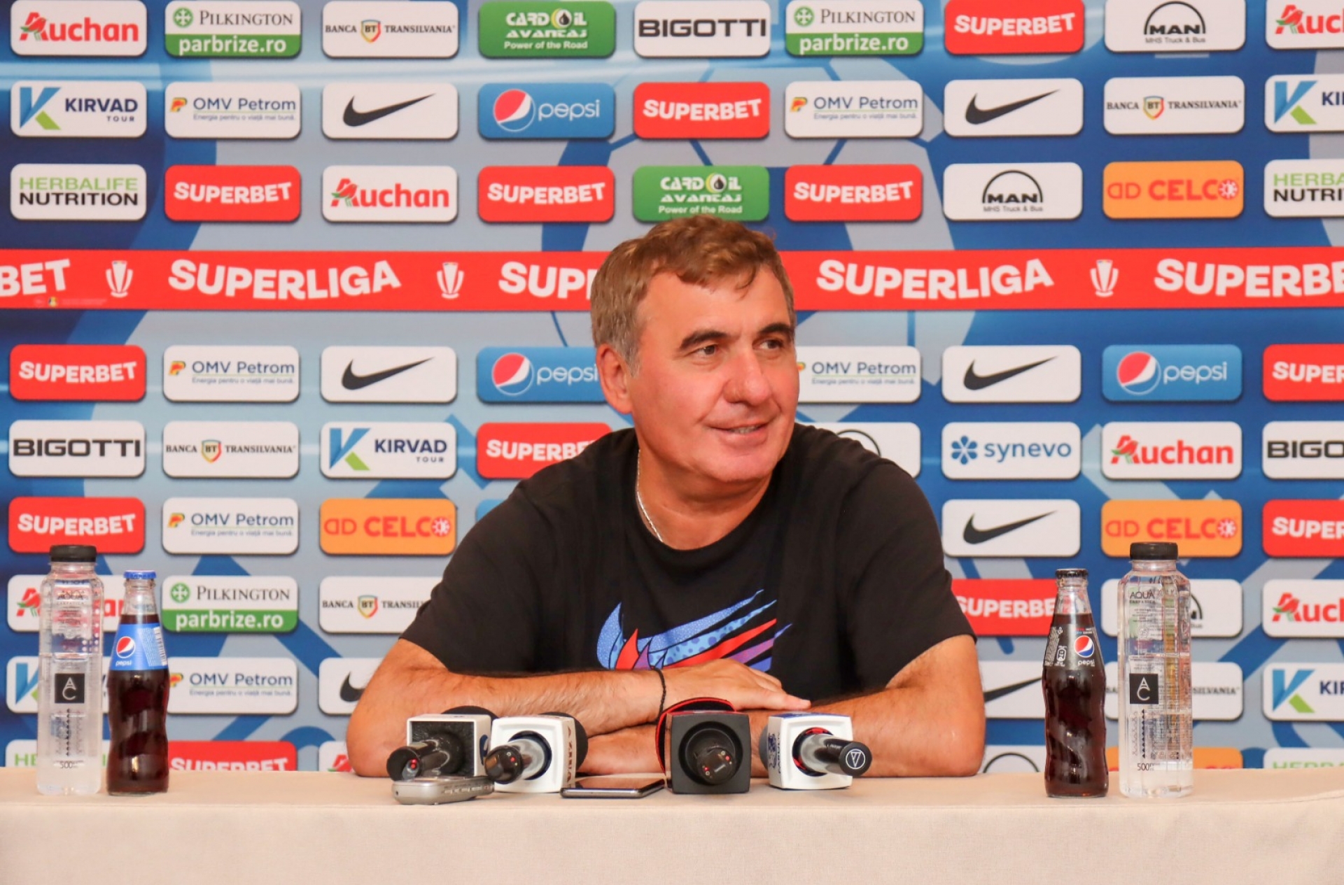 Managerul tehnic Gheorghe Hagi consideră că bugetul de la Farul este insuficient pentru performanțe mari în Europa