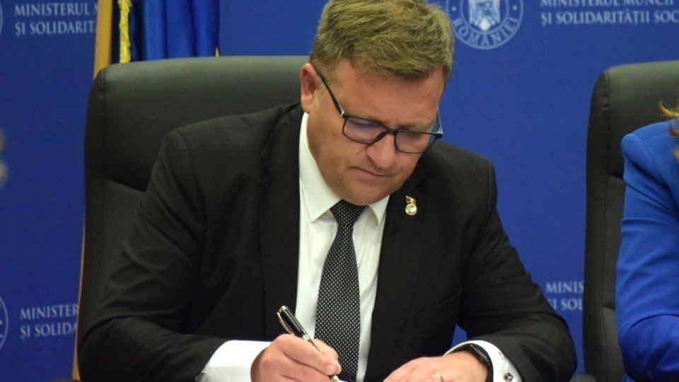 Marius Budăi şi-a depus demisia din funcţia de ministru al Muncii (surse)