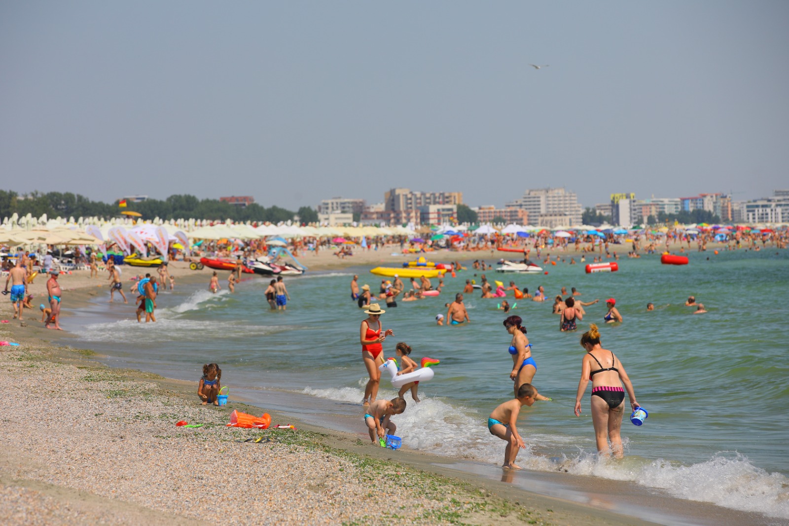 Estimare: 110.000 de turiști vor ajunge pe litoralul românesc în minivacanța de Sfânta Maria