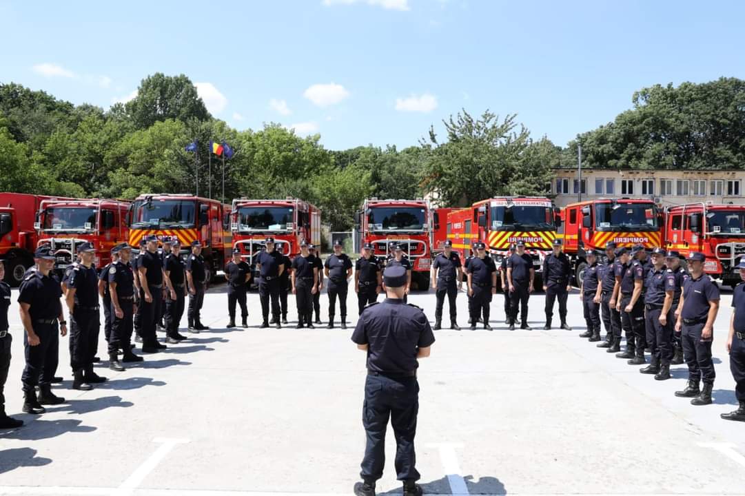 IGSU: România a trimis ieri încă 50 de pompieri pentru stingerea incendiilor din Grecia
