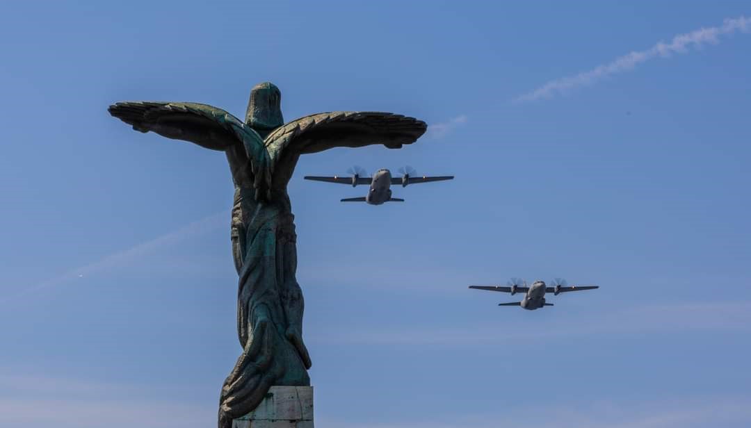 Ziua Aviației Române și a Forțelor Aeriene: Spectacol al aeronavelor militare și civile pe cerul Capitalei