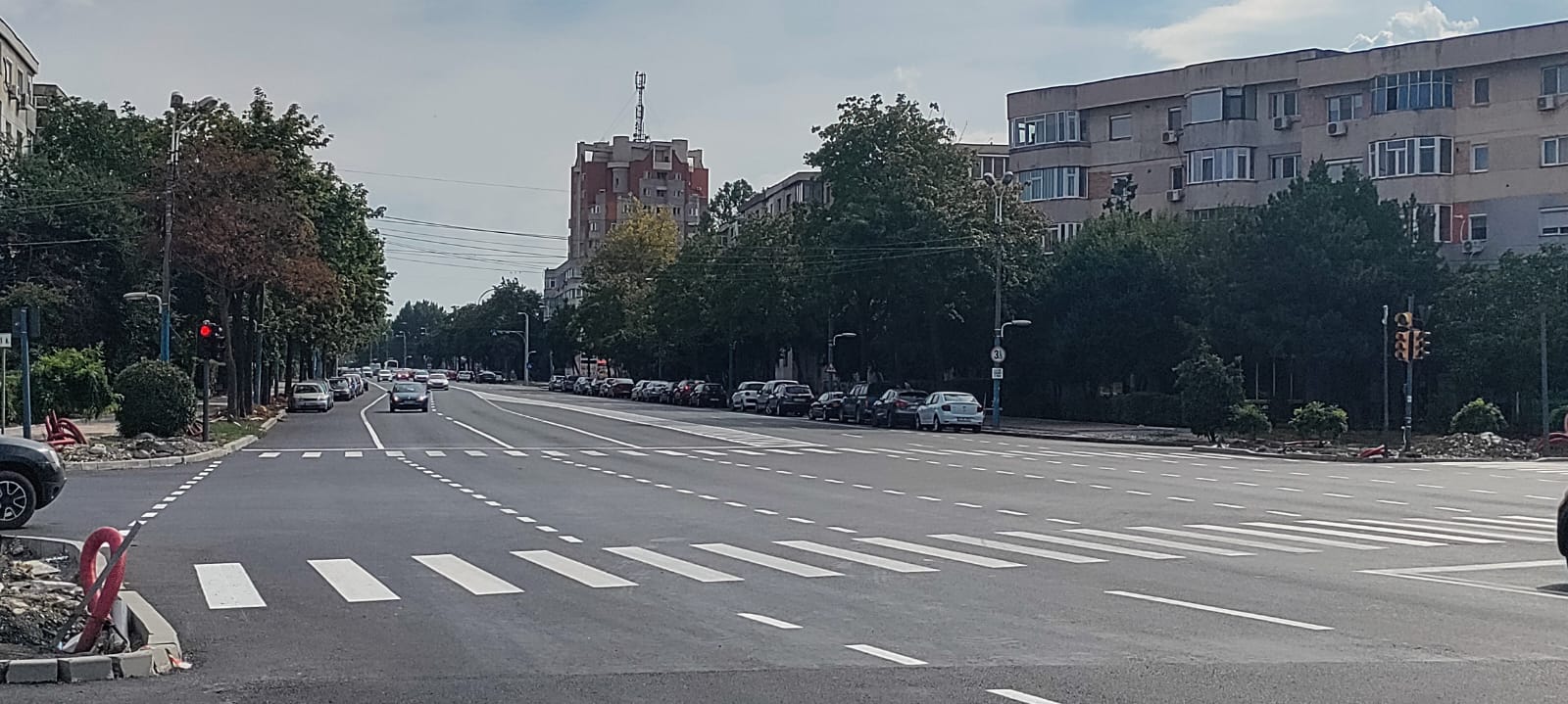 CONSTANŢA: Pe bulevardul 1 Mai a fost trasată banda pe care vor circula doar autobuze CT BUS, taximetre și mașini de intervenție