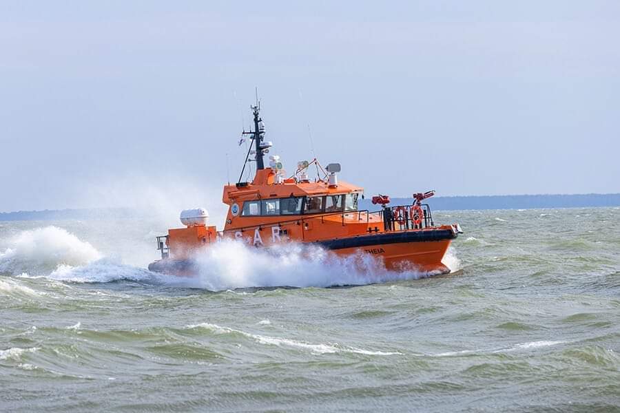 Doi marinari români au fost salvaţi după ce schela pe care lucrau s-a rupt. A intervenit Agenția Română de Salvare a Vieții Omenești pe Mare