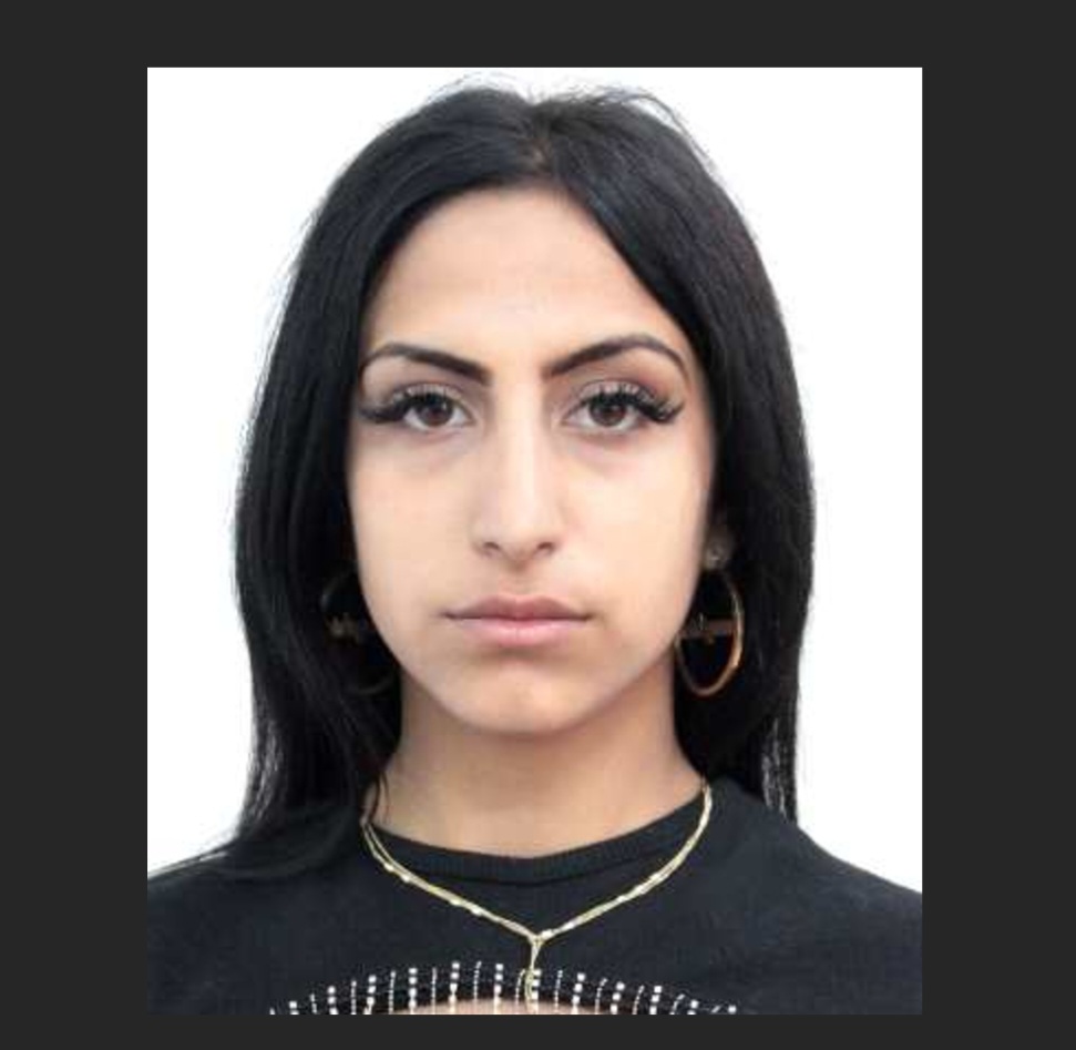 O adolescentă a dispărut de acasă. Dacă aţi văzut-o, anunţaţi autorităţile