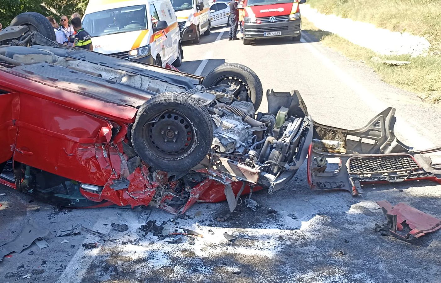 TULCEA: Accident rutier grav pe DN 22D – 3 mașini cu 15 persoane, inclusiv copii, implicate