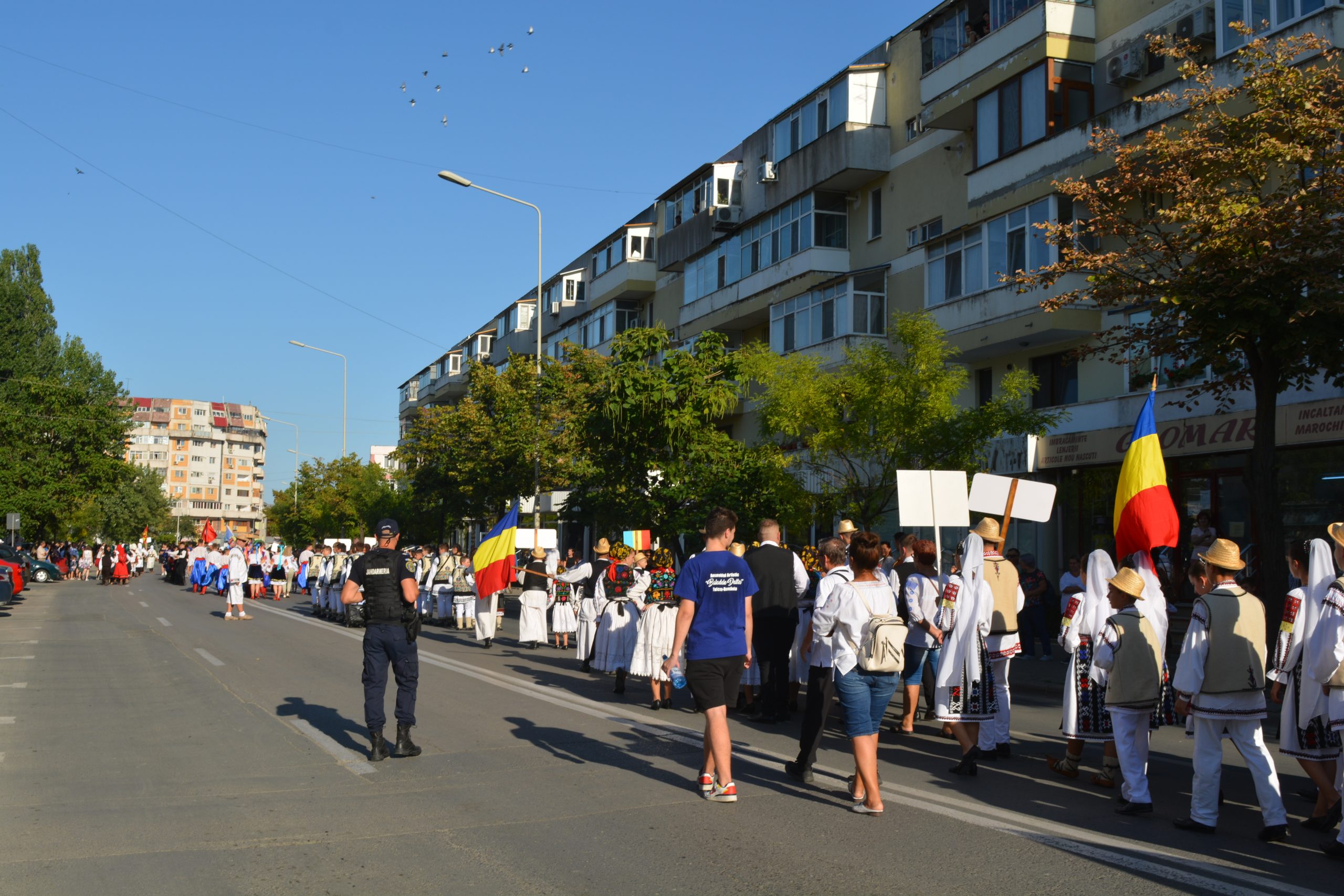 Festivalul Internațional de Folclor ,,Peștișorul de Aur” începe astăzi în Tulcea