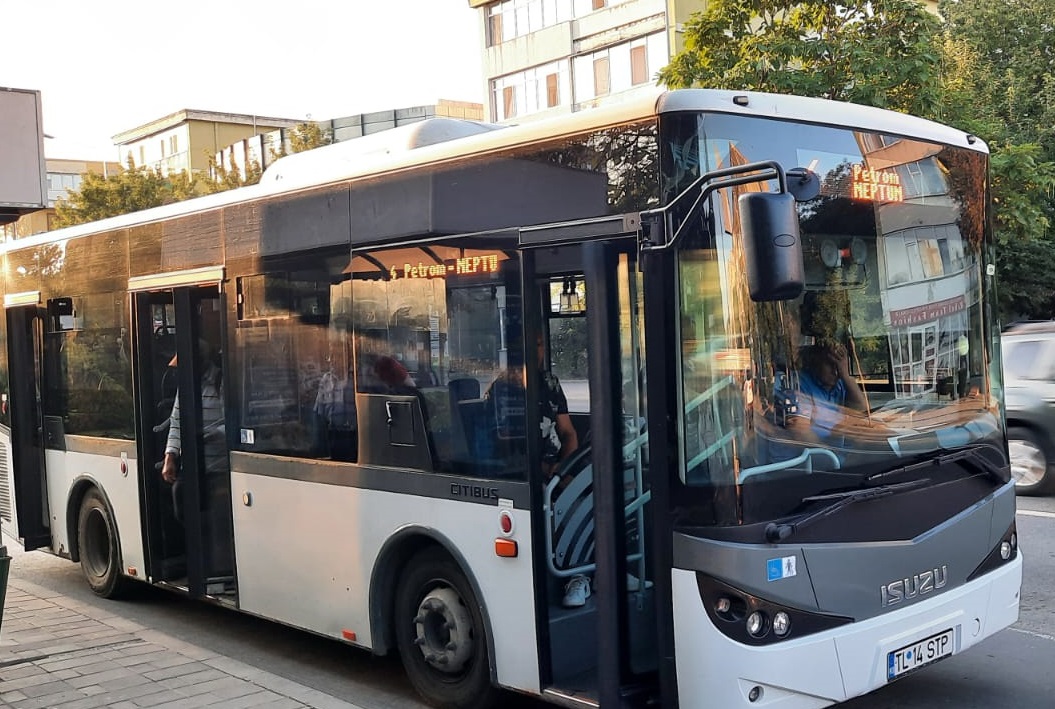 TULCEA: Din cauza lucrărilor la infrastructura rutieră, autobuzele de pe o linie circulă deviat
