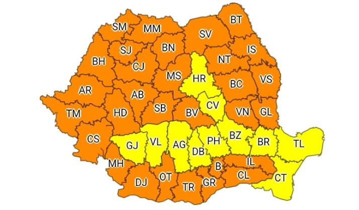 Valul de caniculă se intensifică și se extinde! Doar Dobrogea și alte 9 județe vor fi luni sub COD GALBEN