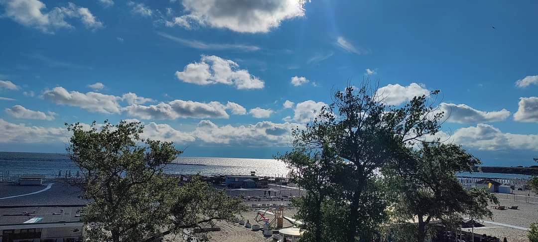 Vreme caldă, dar instabilă, în Dobrogea și pe litoral