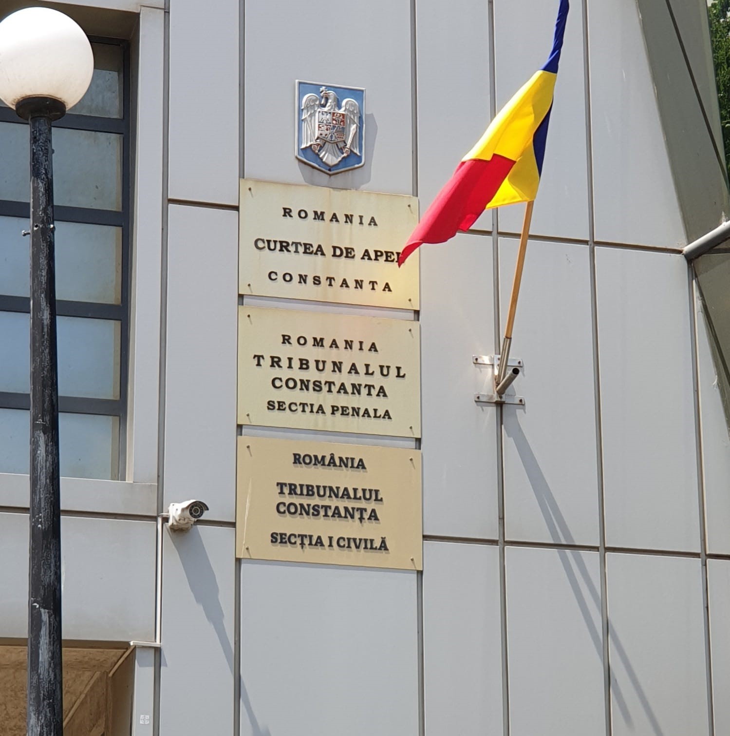 Fostul primar al Constanței, Decebal Făgădău, și fostul secretar al municipiului, achitați într-un dosar penal de abuz în serviciu