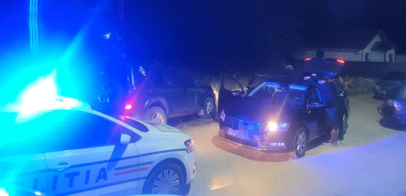 AGIGEA: Hoț de și din mașini, prins în flagrant de polițiști