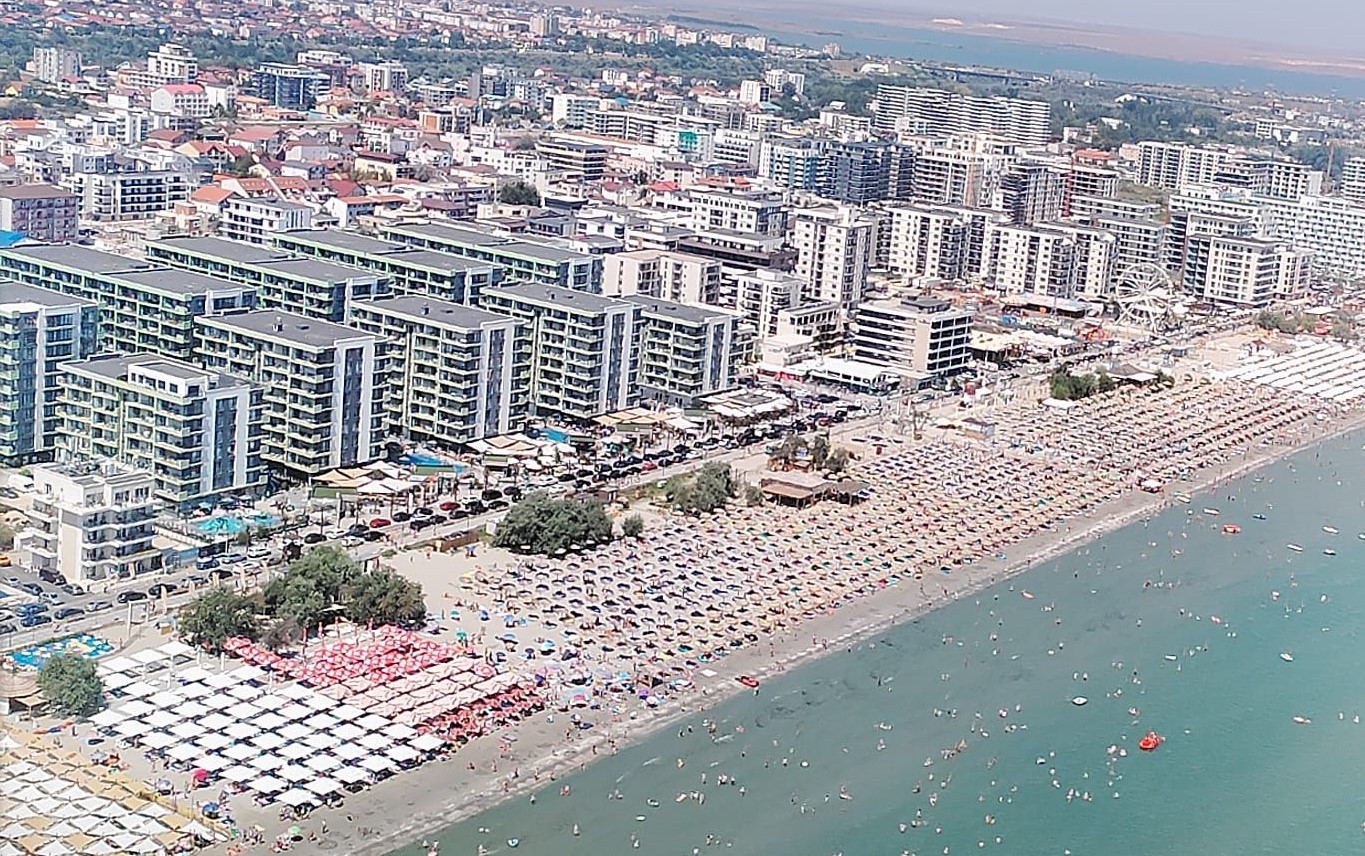 Tarife mai mici la pachetele turistice pe litoral, de la jumătatea lui august