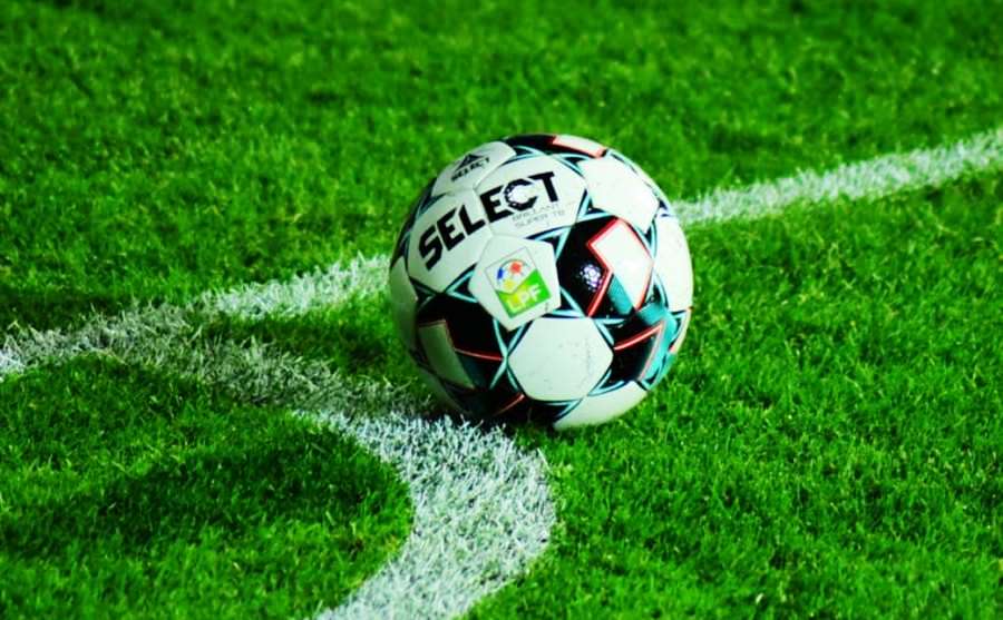 Dinamo și FCSB au fost sancționate de FRF pentru abaterile din etapa a-XVIII-a a Superligii