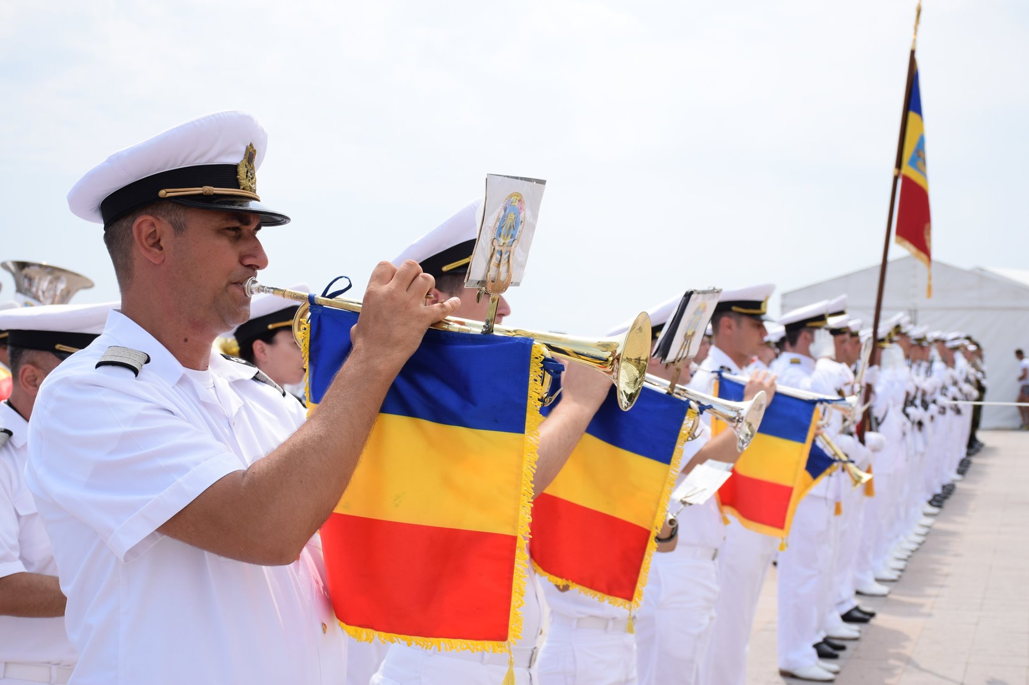 CONSTANȚA: Încep spectacolele susținute de Muzica Militară a Forțelor Navale, dedicate Zilei Marinei