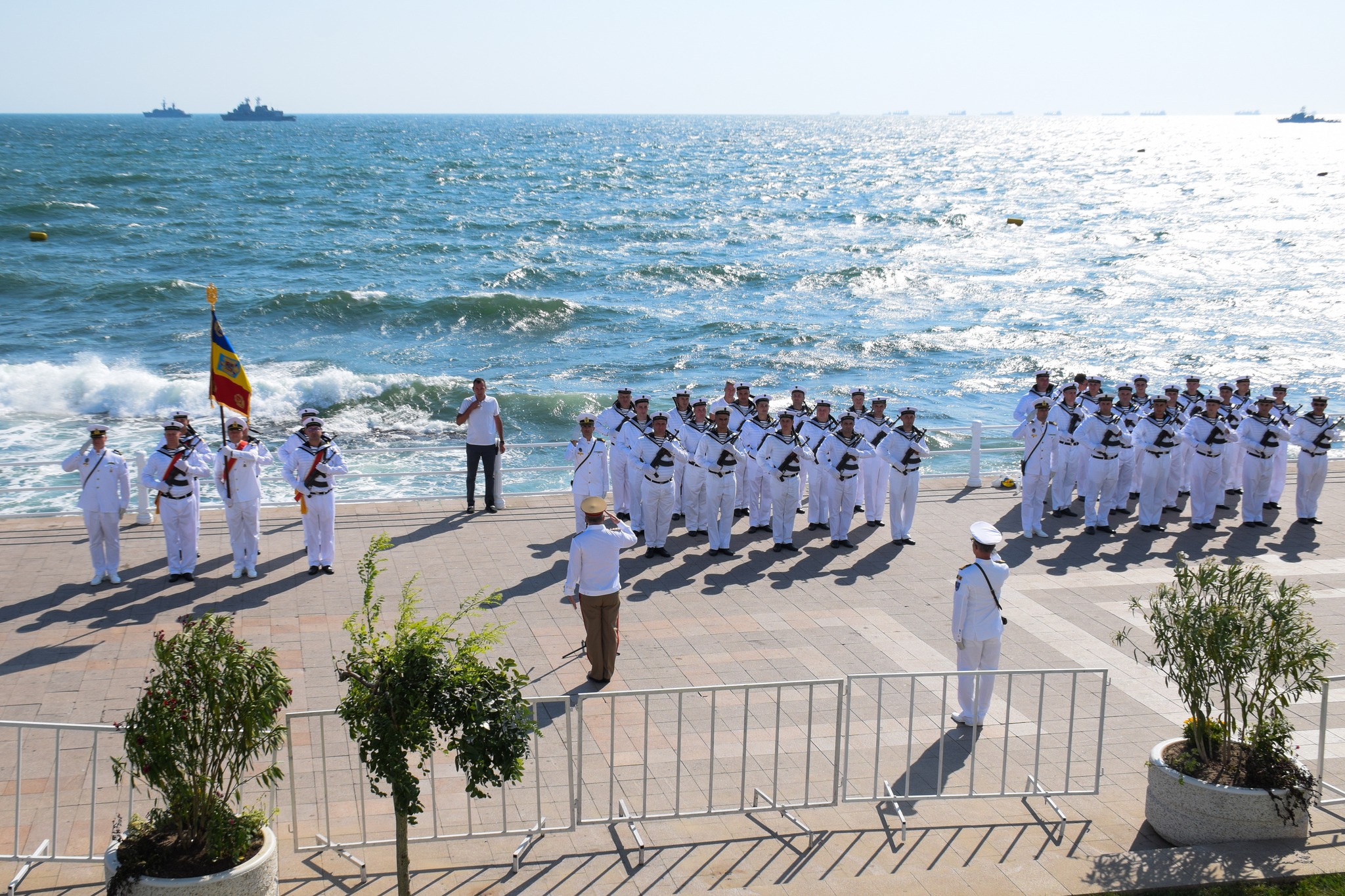 CONSTANȚA: Ziua Marinei Române 2023 – exerciții și defilarea navelor militare, focuri de artificii și spectacolul ”Ave Maria”, repere din program