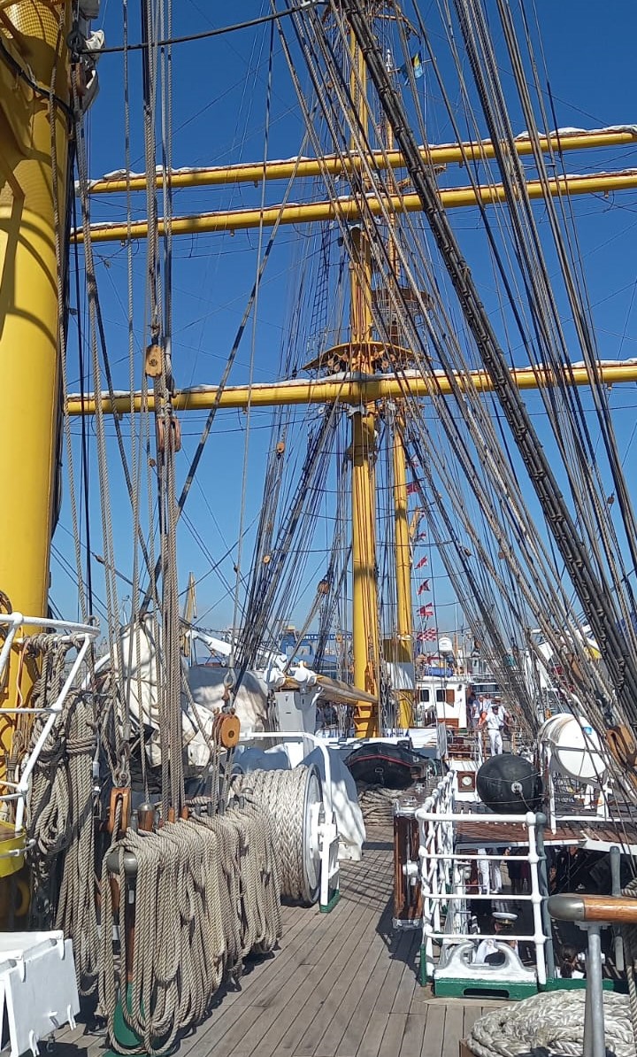 AUDIO | Sute de constănțeni și turiști au vizitat navele din Portul Militar, astăzi, de Ziua Porților Deschise