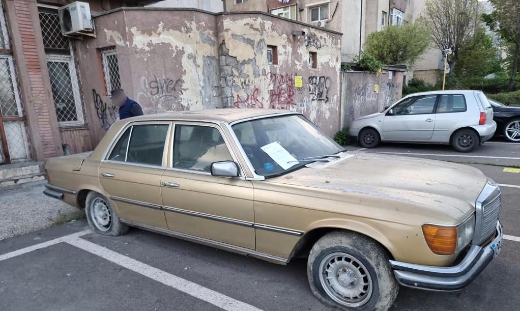 CONSTANŢA: Poliţia Locală ridică maşinile abandonate pe domeniul public