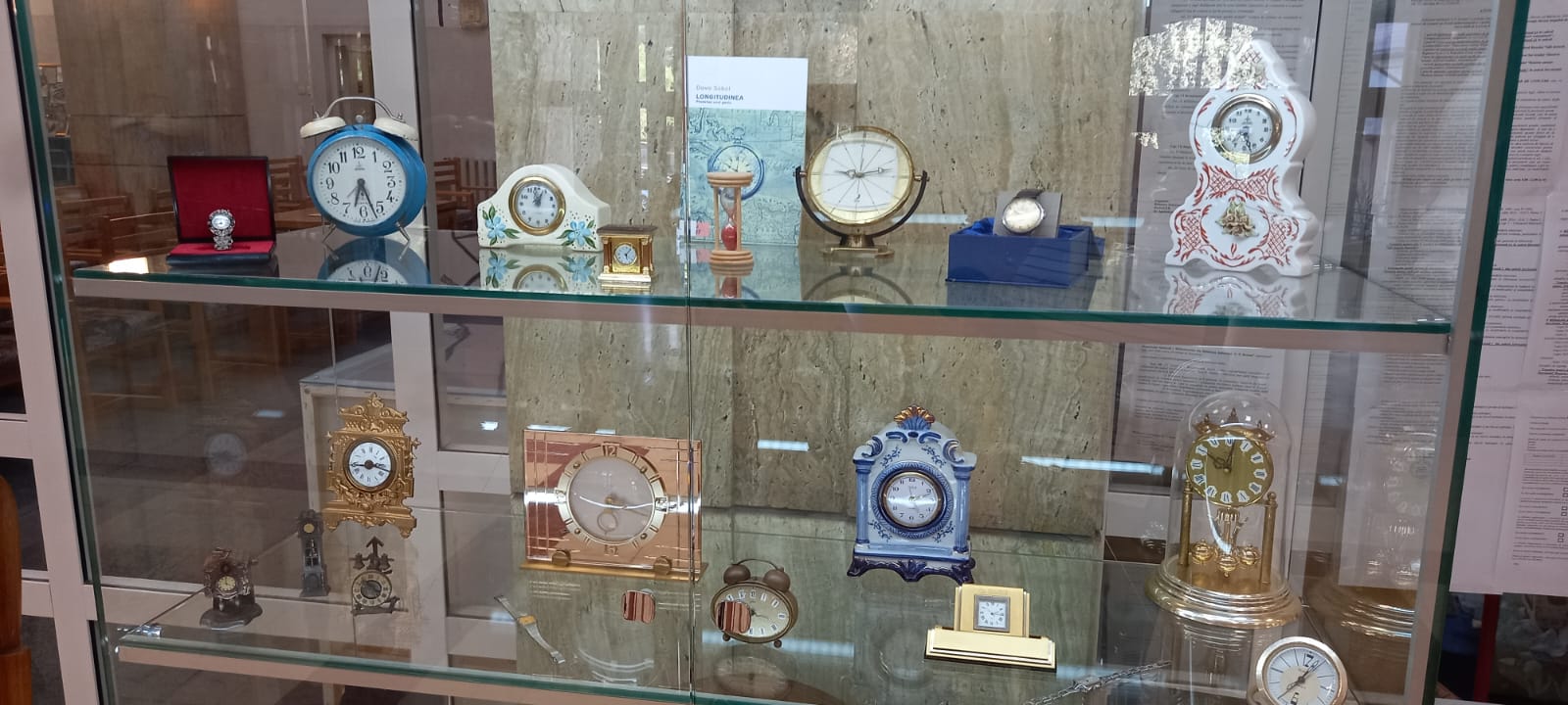 FOTO | Expoziţie de ceasuri, la Biblioteca Județeană “Ioan N. Roman” din Constanța. Fiecare obiect are o poveste aparte