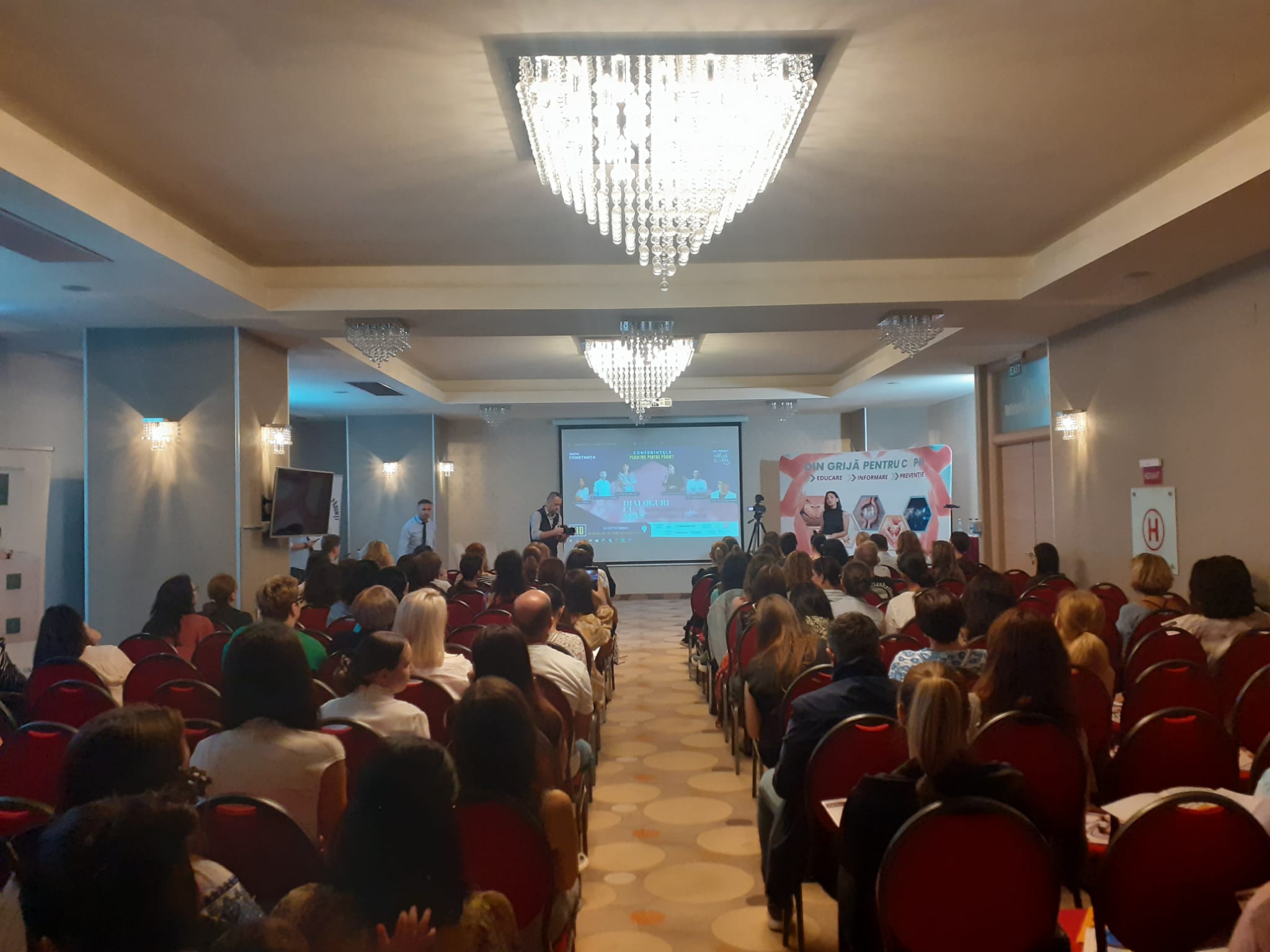 Evenimentul “Dialoguri cu sens despre sănătatea fizică și emoțională a copiilor” a avut loc astăzi, la Constanţa