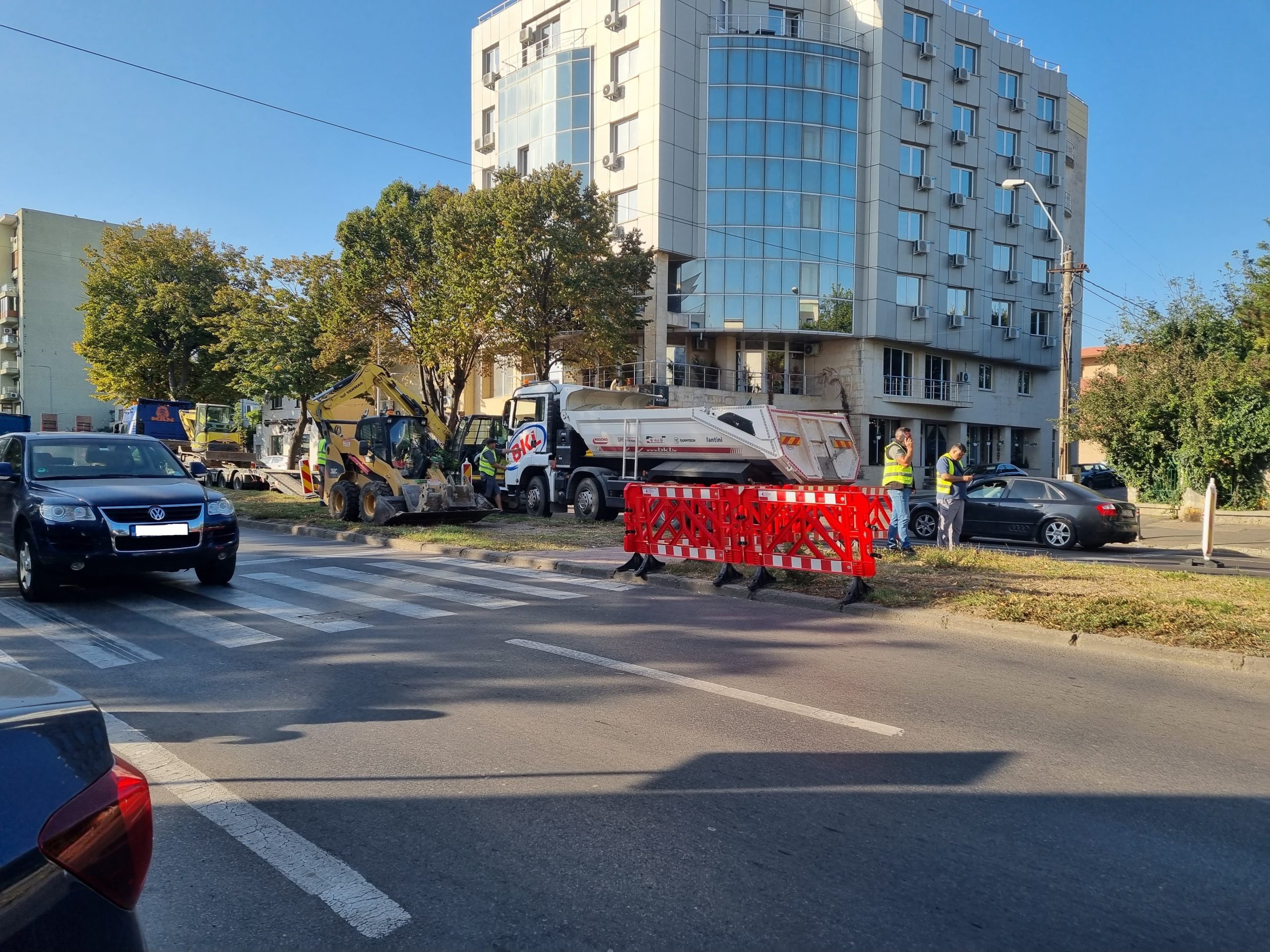 RAJA anunţă că au început lucrările de modernizare și reabilitare a sistemului de preluare a apelor uzate menajere și pluviale de pe bulevardul Mamaia