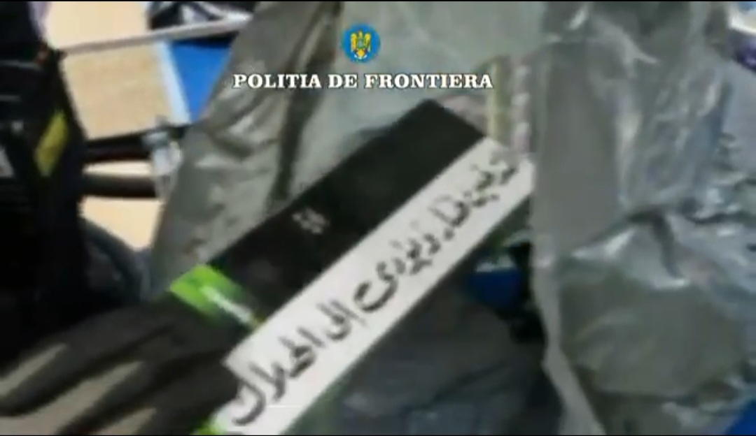 Ţigări de contrabandă descoperite de poliţiştii de frontieră ai Gărzii de Coastă în compartimente speciale din pereţii unei nave sosită din Libia