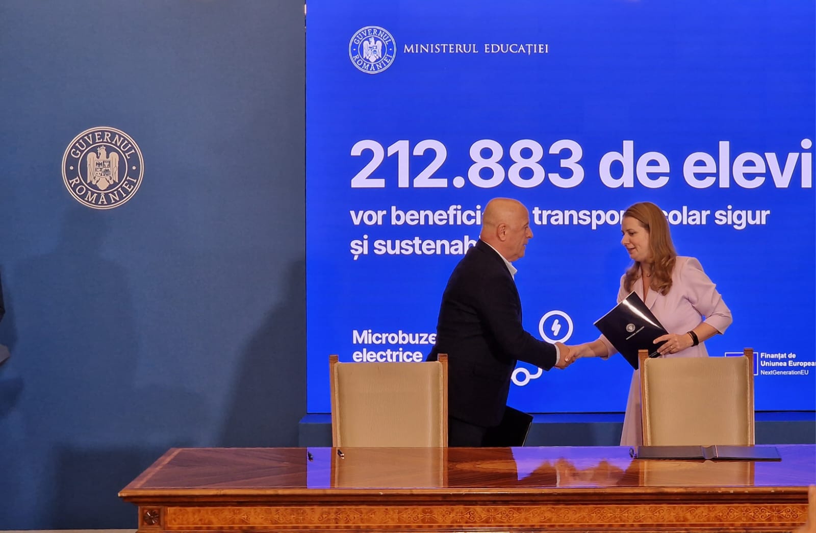 29 de microbuze școlare „verzi“ pentru copiii din judeţul Tulcea. A fost semnat contractul de finanţare