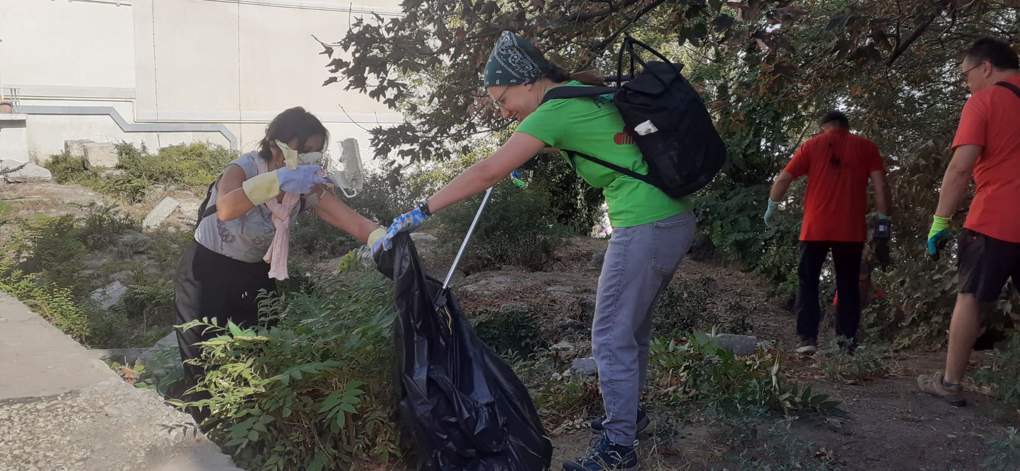 FOTO: Acțiune de ecologizare a siturilor arheologice din centrul istoric al Constanței