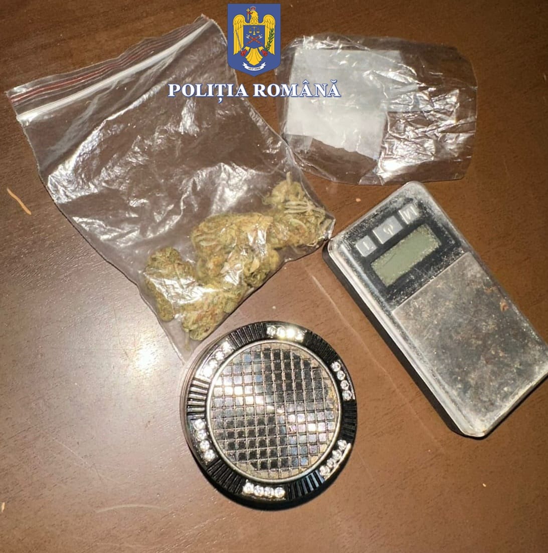 Șofer sub influența drogurilor pe D.N. 39. Substanțe psihoactive descoperite în mașină