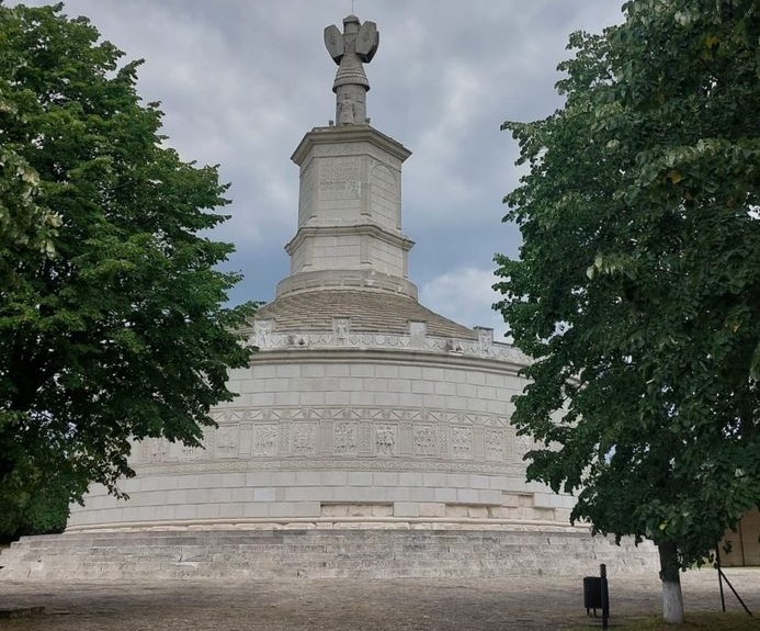 Monumentul „Tropaeum Traiani” și Cetatea Histria vor fi scanate și fotografiate 3D