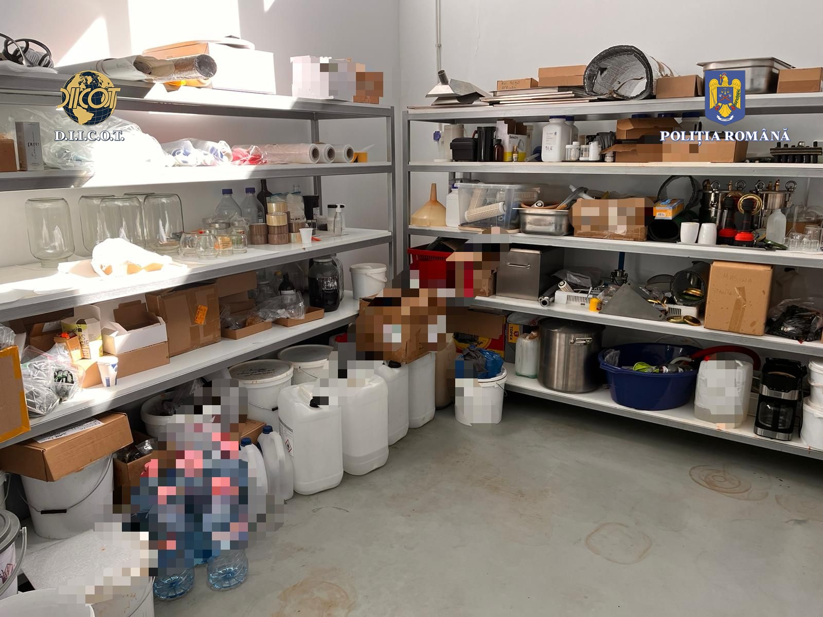 FOTO-VIDEO | Operațiunea ”FABRICA DE VISE”: Peste 120 de percheziții, într-un dosar privind producerea şi comercializarea dispozitivelor de vapat și dulciurilor cu efecte psihoactive