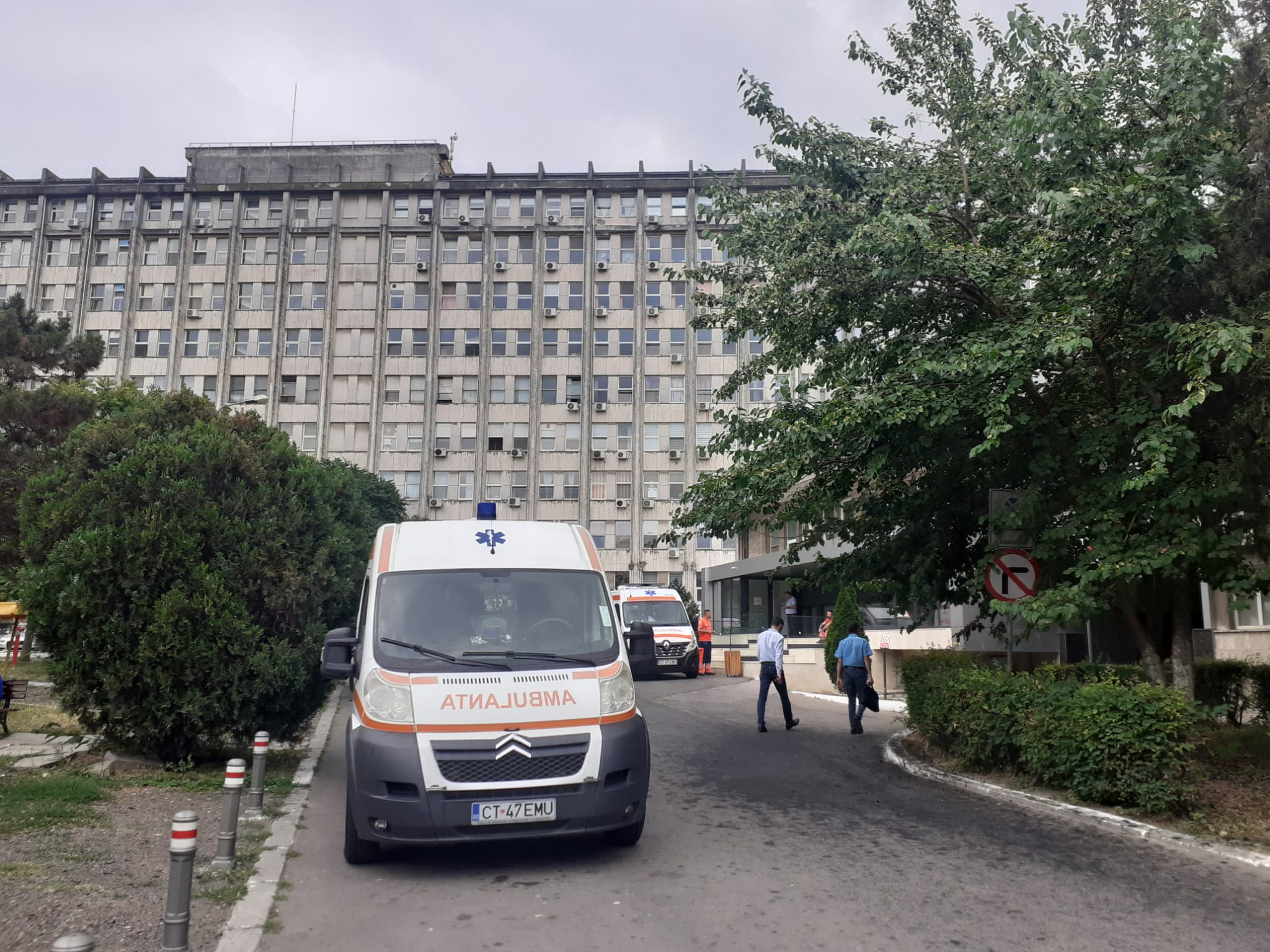 Angajații din spitalele publice constănțene riscă să nu își primească la timp salariile