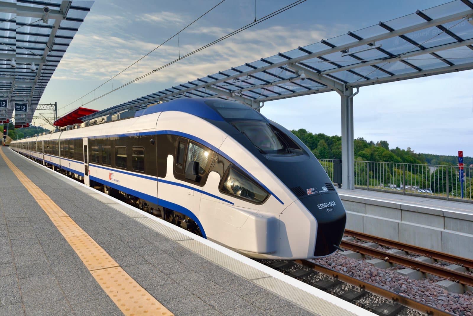 O firmă poloneză a câștigat licitația pentru achiziția a 20 de noi trenuri electrice, destinate transportului de călători