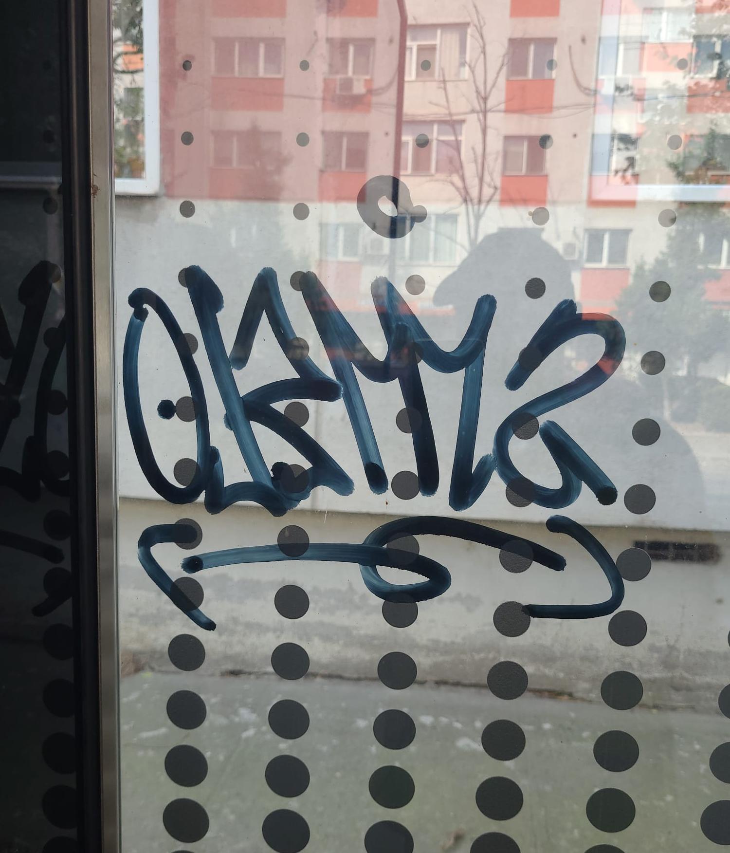 CONSTANȚA/FOTO: Stațiile de autobuz sunt vandalizate în mod constant. Urmează amenzile