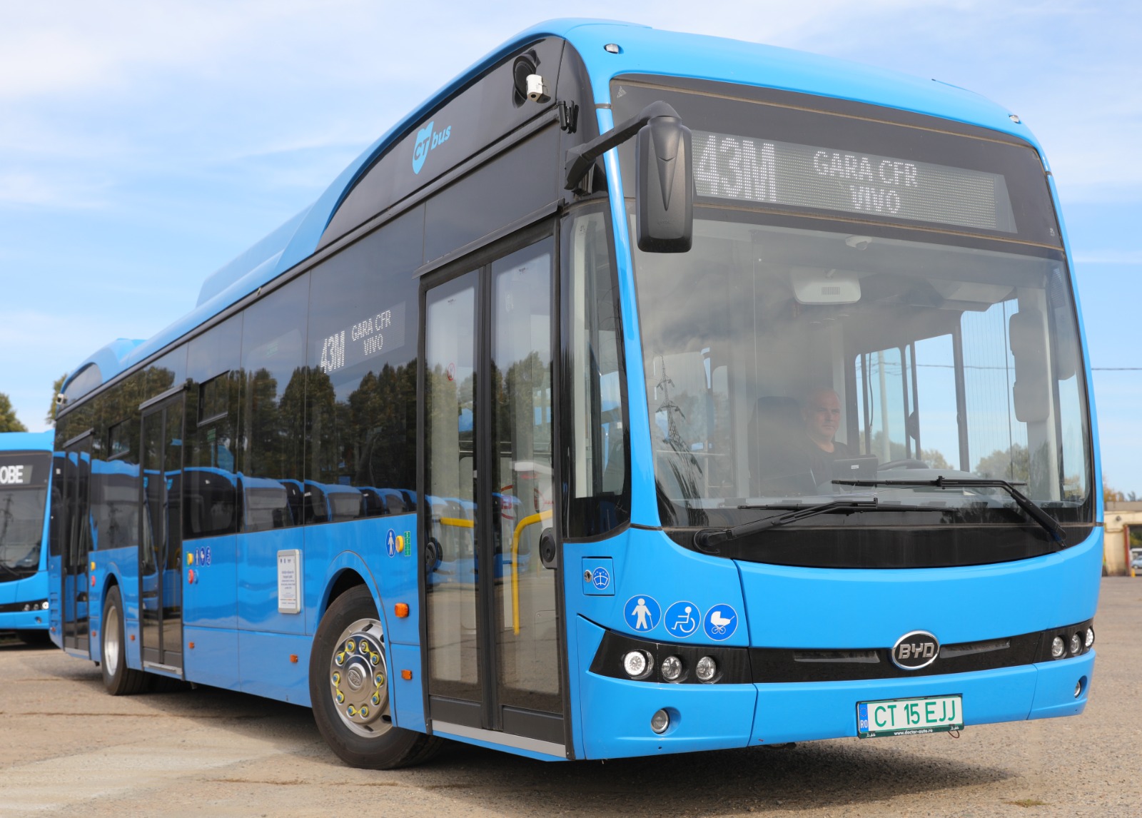 Cererile pentru permisele de călătorie gratuite CT BUS, se depun până pe 17 noiembrie. Ce documente sunt necesare şi cine beneficiază de gratuitate