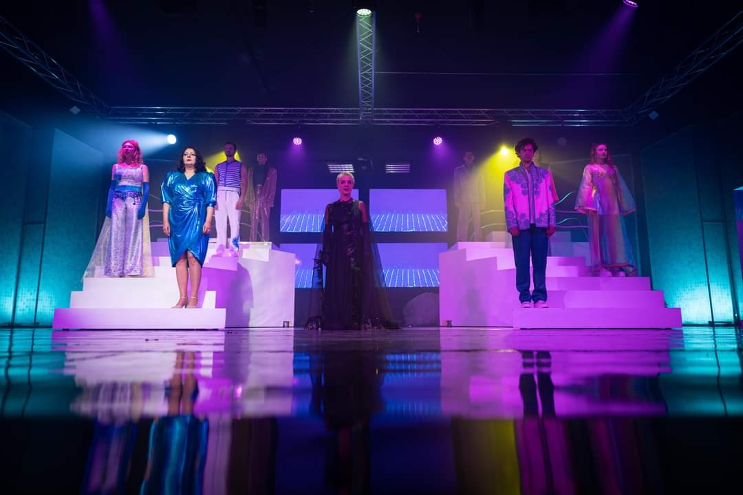 “10 lucruri pe care le-am pierdut la Festivalul Mamaia”. Care este povestea spectacolului ce are loc la sala Studio a Teatrului de Stat Constanța